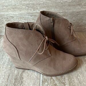 Universal Thread tan wedge ankle boots, faux suede material